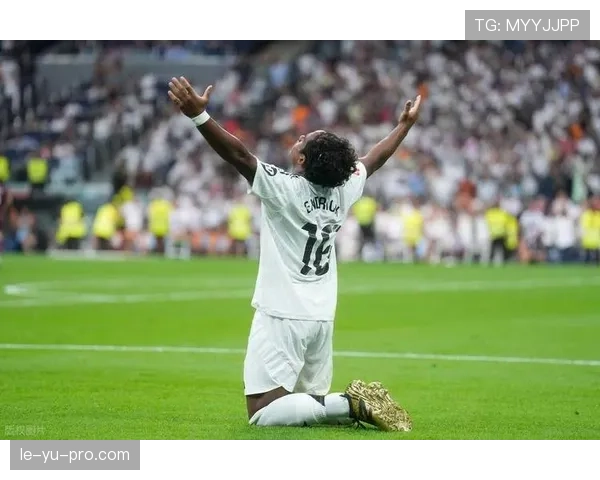 恩德里克巧妙射门引爆全场,展现惊人足球天赋 恩德里克巧妙射门引爆全场,展现惊人足球天赋