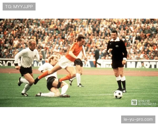 克鲁伊夫战术智慧焕发新生，引领现代足球策略革新浪潮