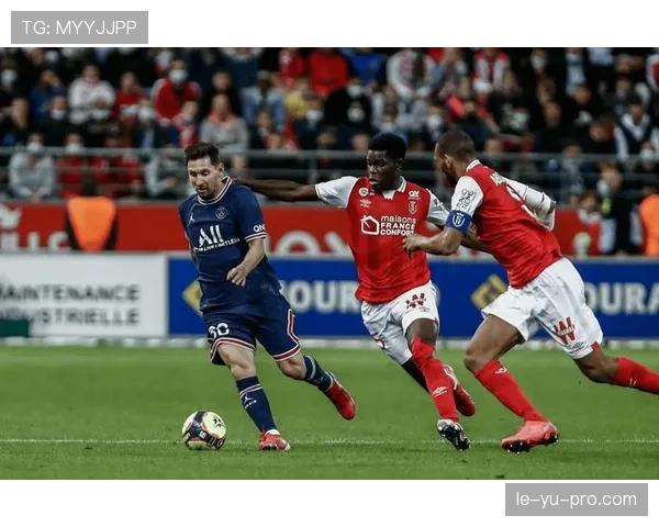 兰斯强势取胜，中场掌控力与新战术体系闪耀赛场