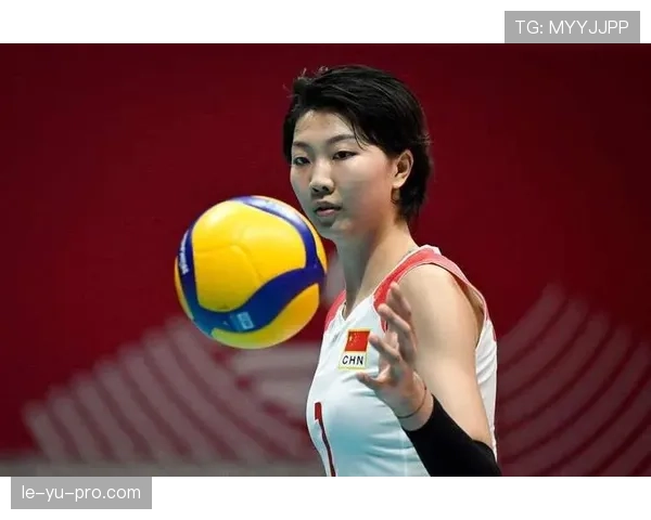 袁心玥训练完直接啃鸡腿，这自律和放纵切换也太丝滑了